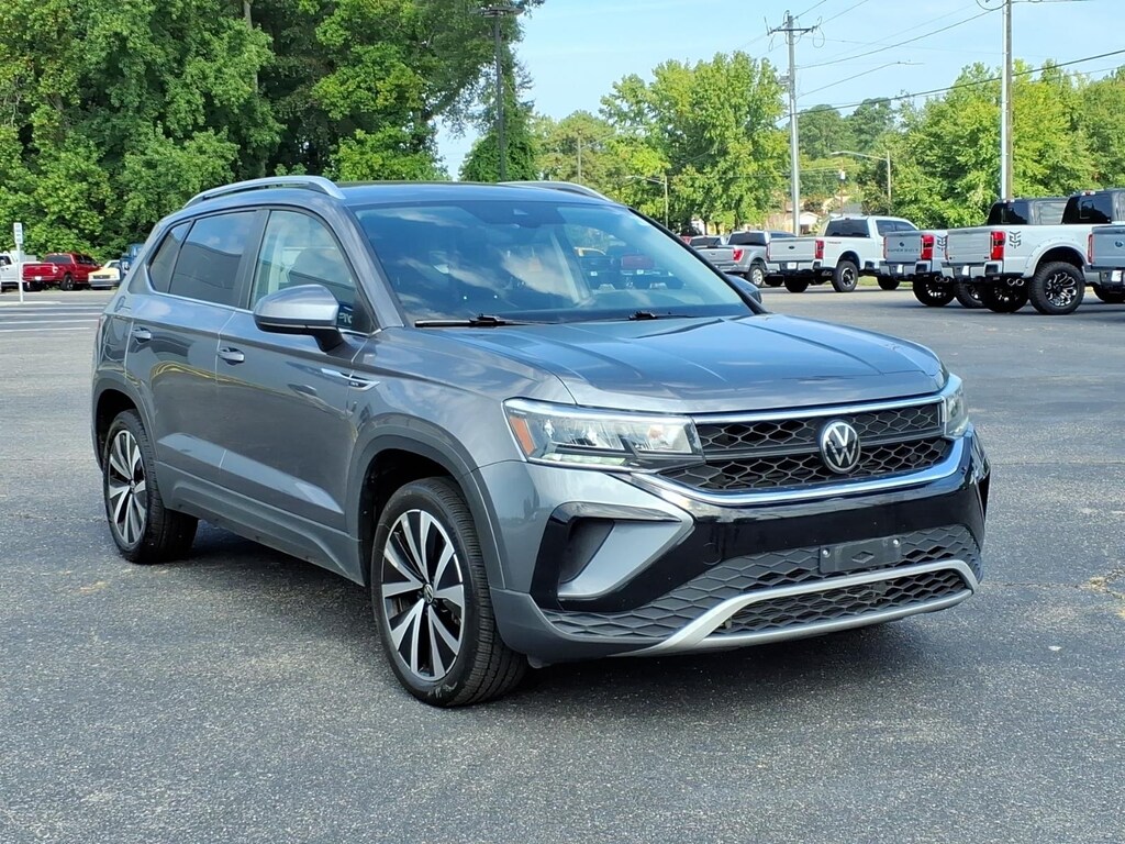 Used 2024 Volkswagen Taos SE SUV