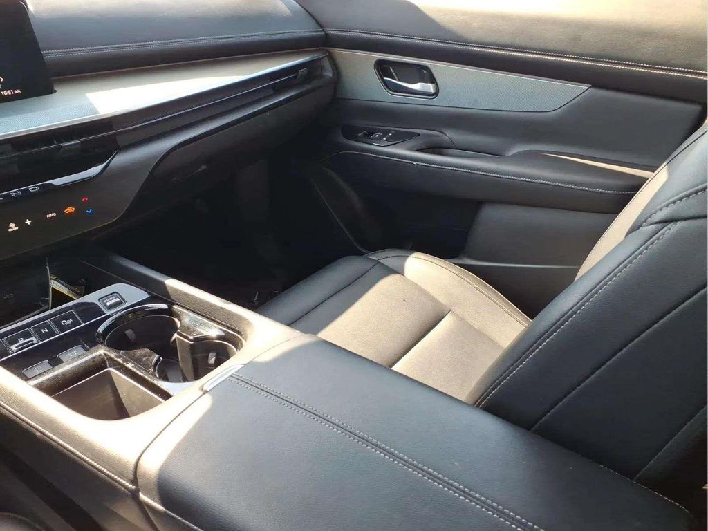 2025 Nissan Murano SL - Photo 12