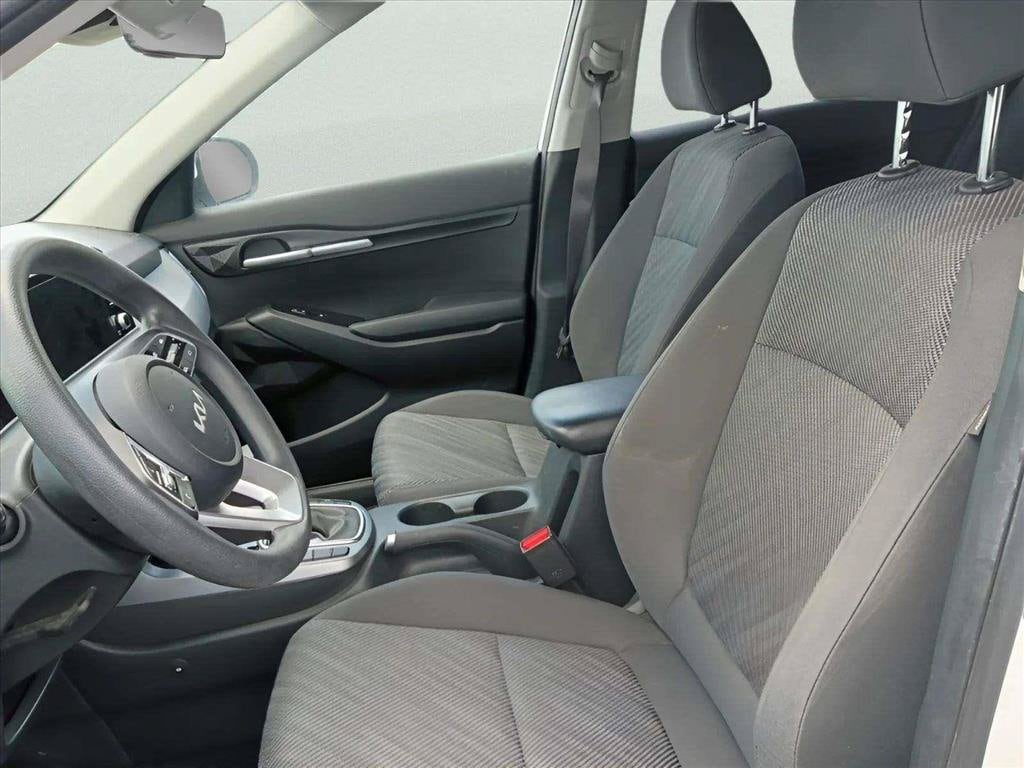 2025 Kia Seltos LX - Photo 12