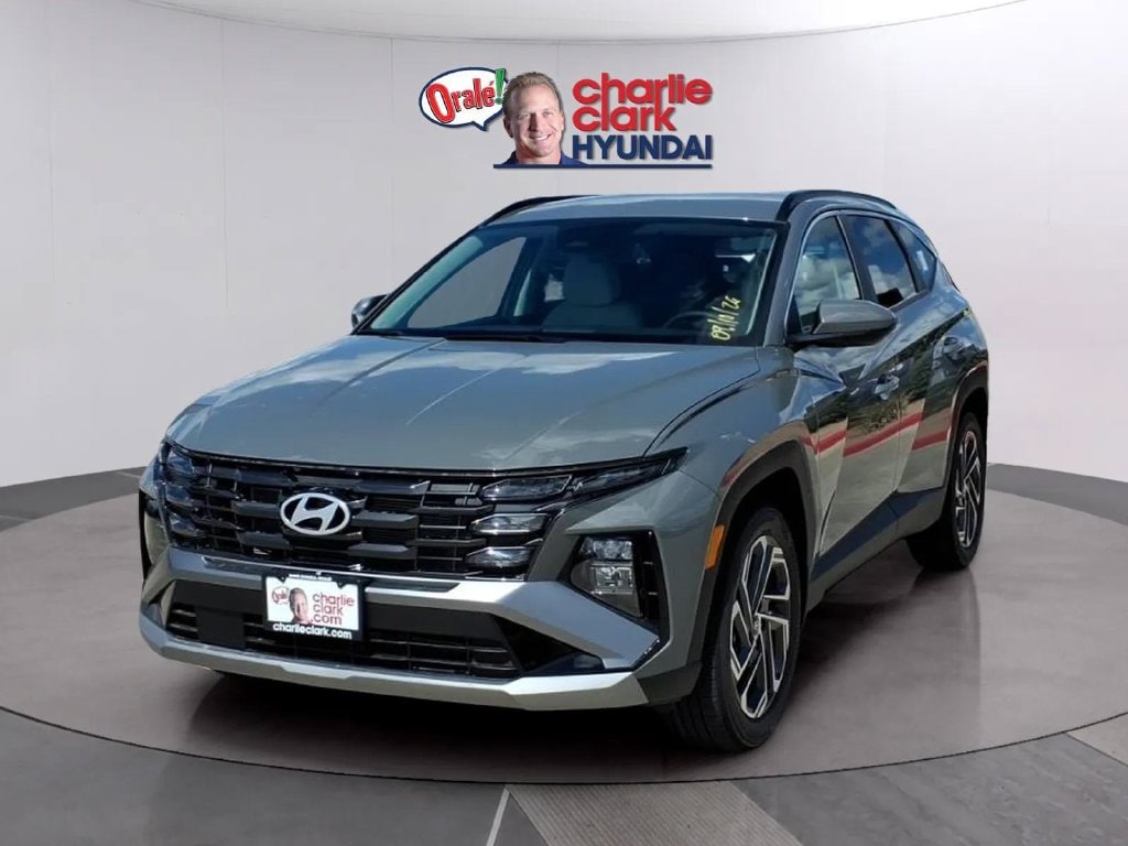 New 2026 Hyundai Tucson SEL Plus FWD SUV