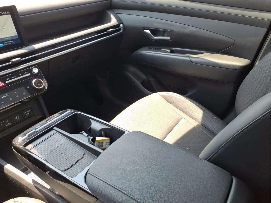 2025 Hyundai Tucson SEL Convenience - Photo 12