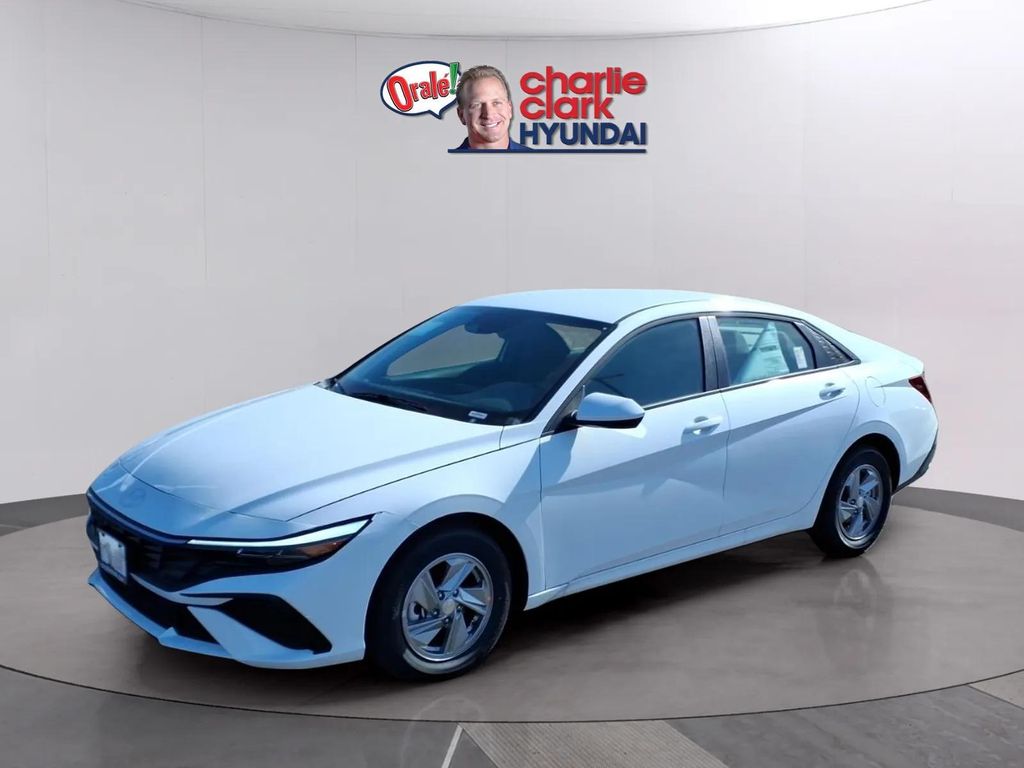 2026 Hyundai Elantra SE