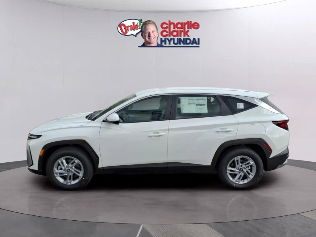 New 2026 Hyundai Tucson SE FWD SUV