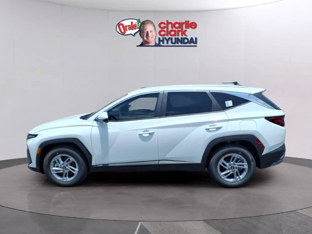 New 2026 Hyundai Tucson SE FWD SUV