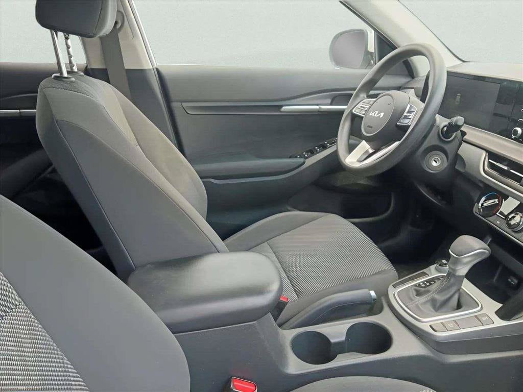 2025 Kia Seltos LX - Photo 10