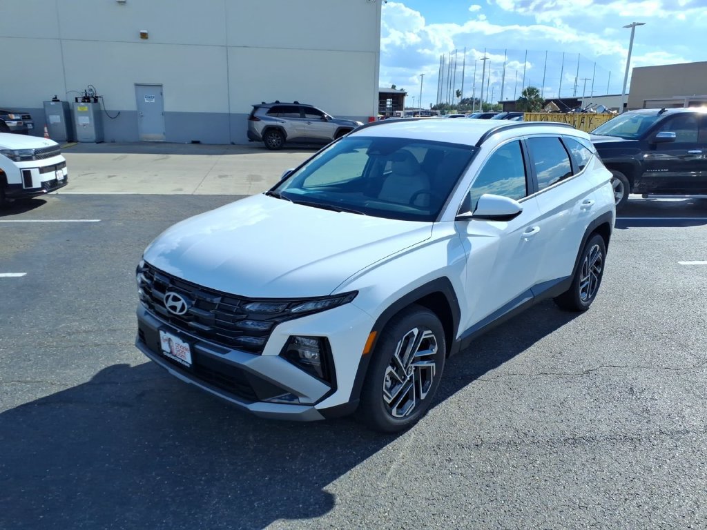 New 2026 Hyundai Tucson SEL Plus FWD SUV