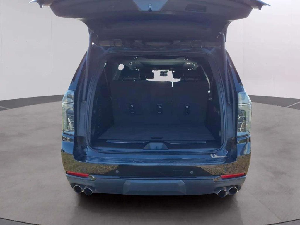 2025 Chevrolet Suburban Z71 - Photo 18