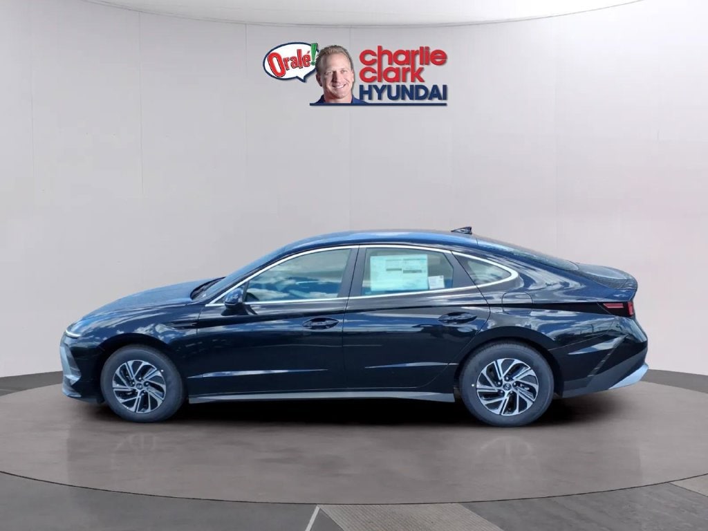 New 2026 Hyundai Sonata Hybrid Blue Sedan