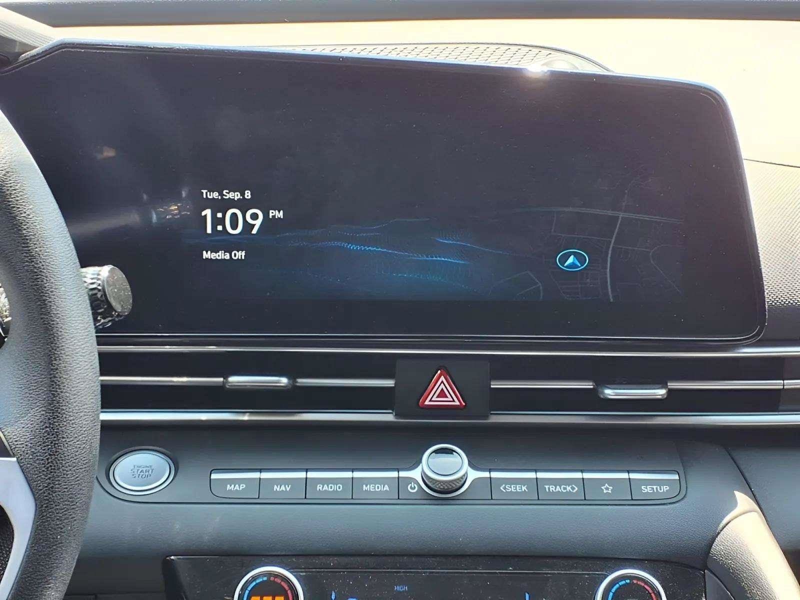 2024 Hyundai Elantra SEL - Photo 13