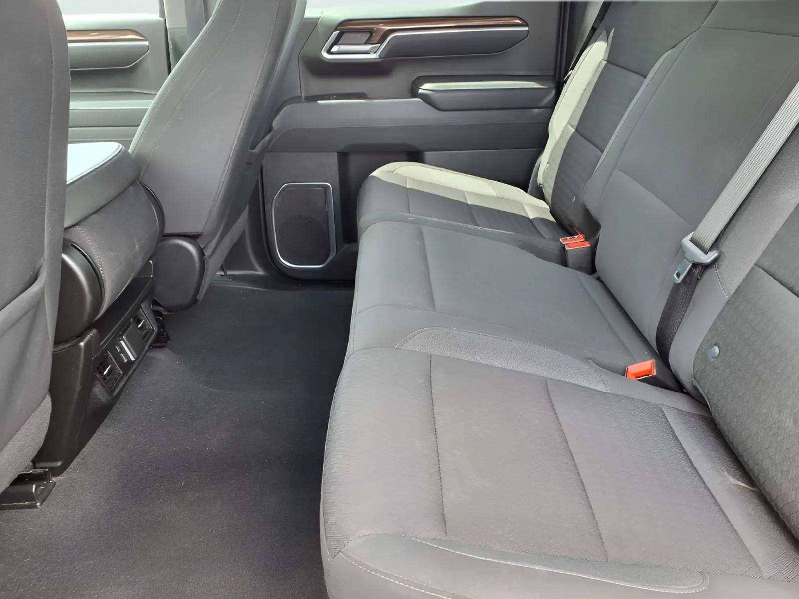 2025 Chevrolet Silverado 1500 LT - Photo 10