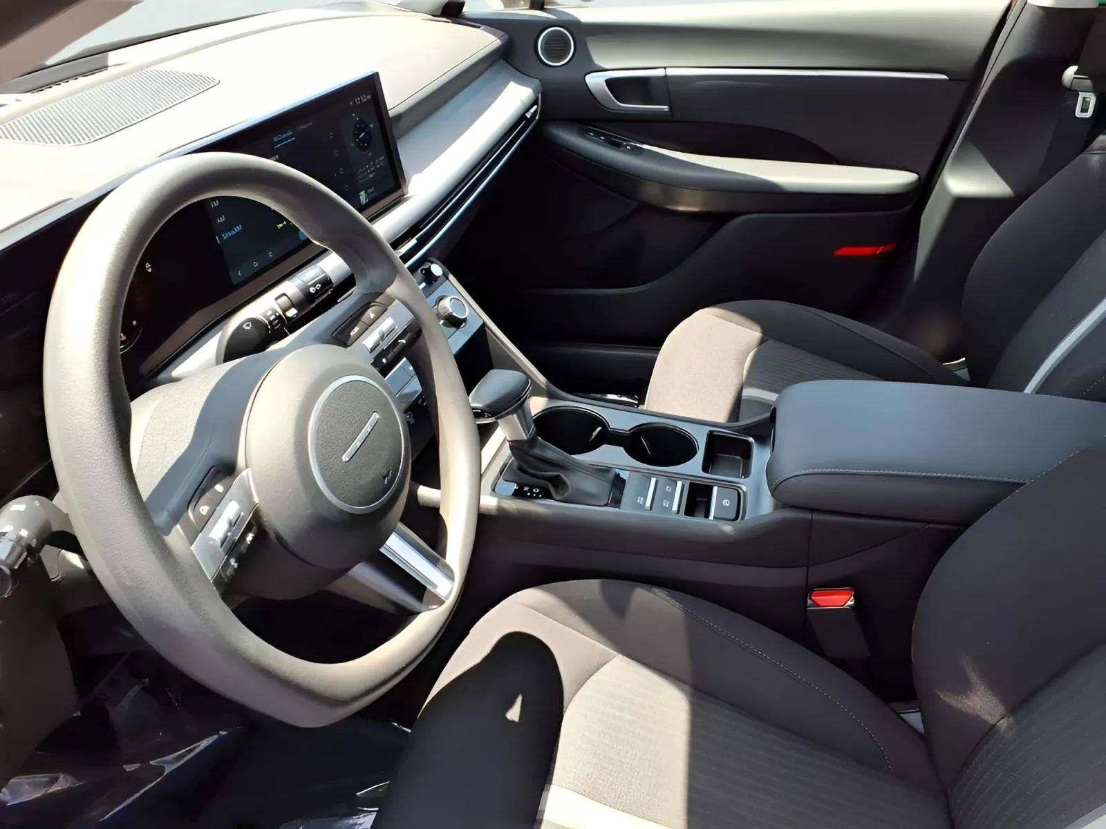 2026 Hyundai Sonata SE - Photo 11