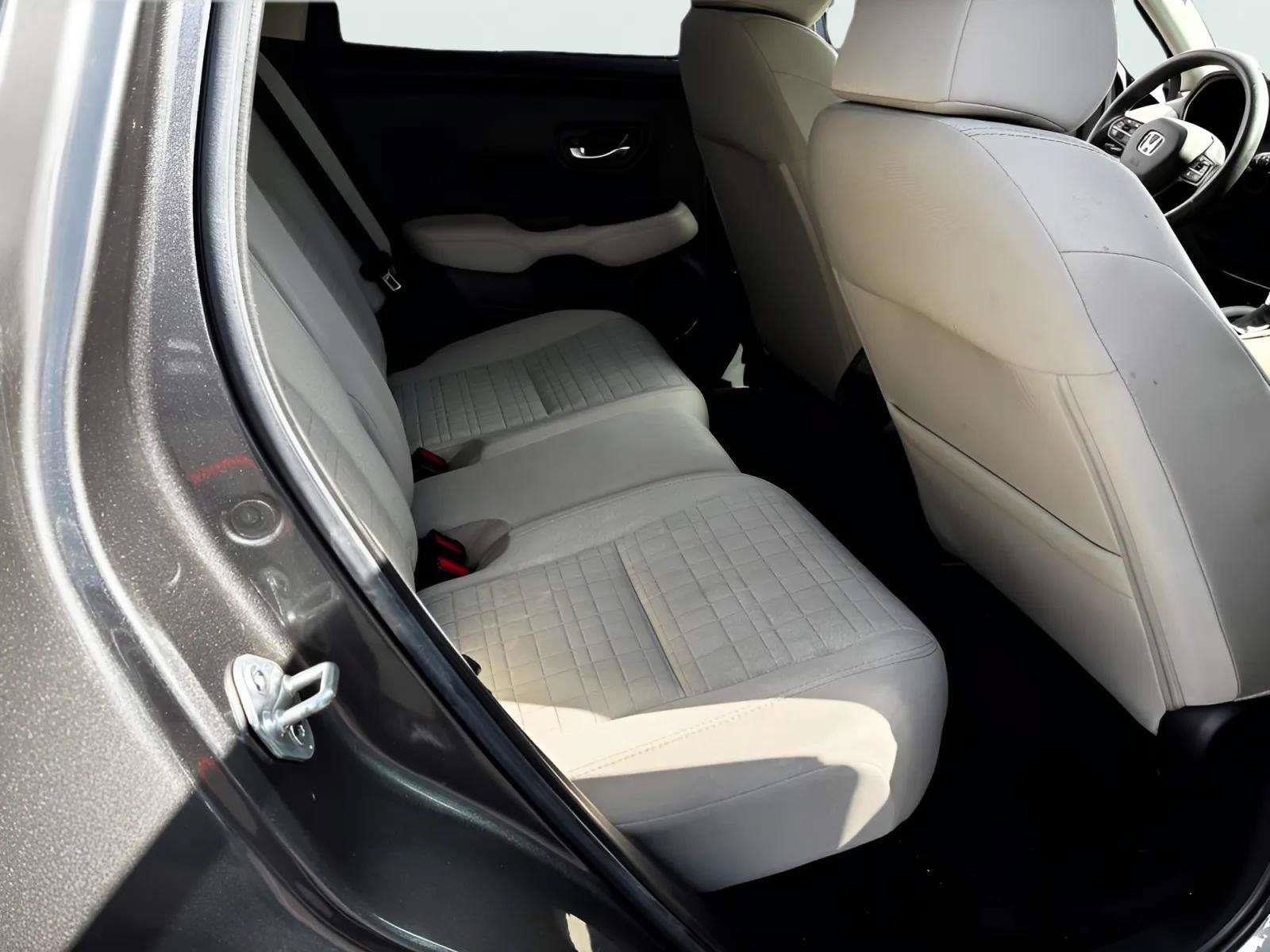 2025 Honda HR-V LX - Photo 11
