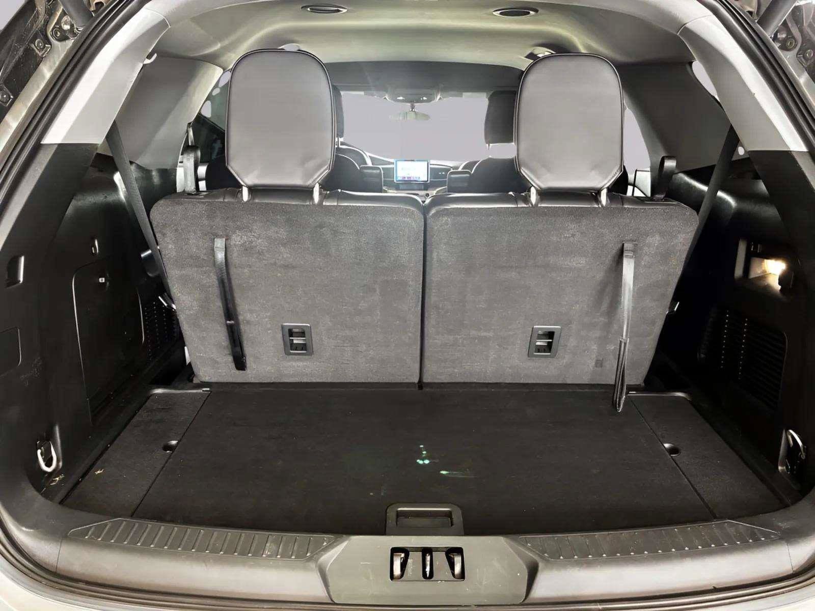 2023 Ford Explorer XLT - Photo 12