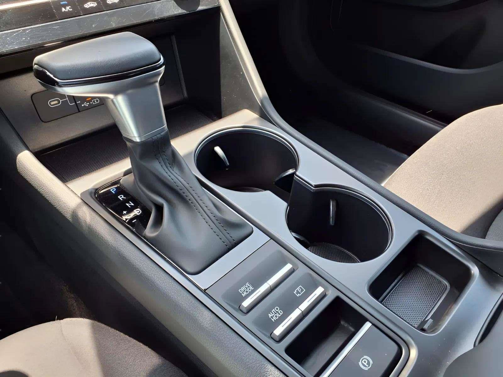 2026 Hyundai Sonata SE - Photo 13