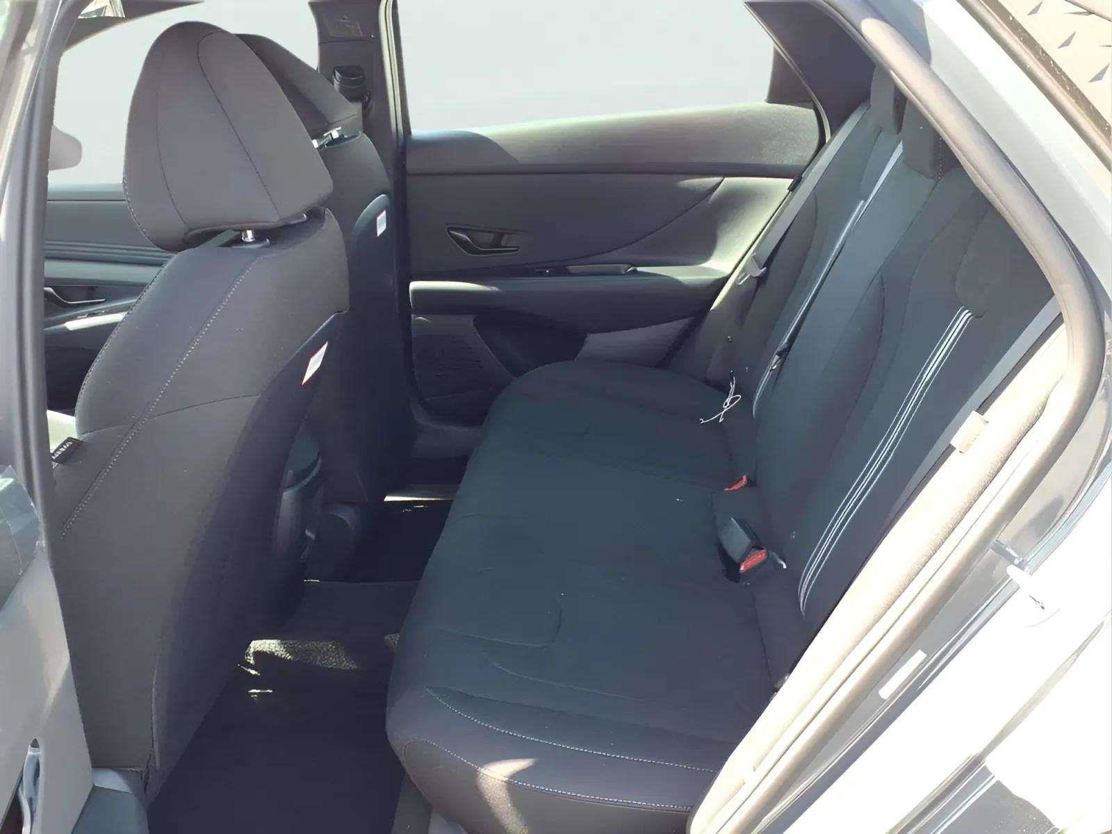 2026 Hyundai Elantra SEL Sport - Photo 10