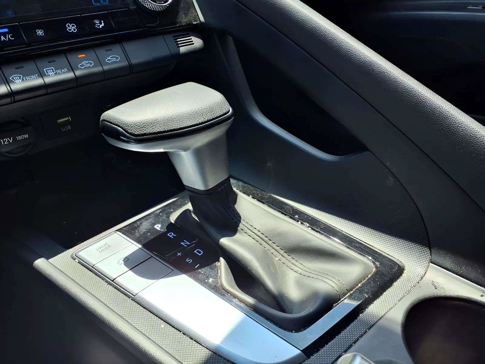 2024 Hyundai Elantra SEL - Photo 17