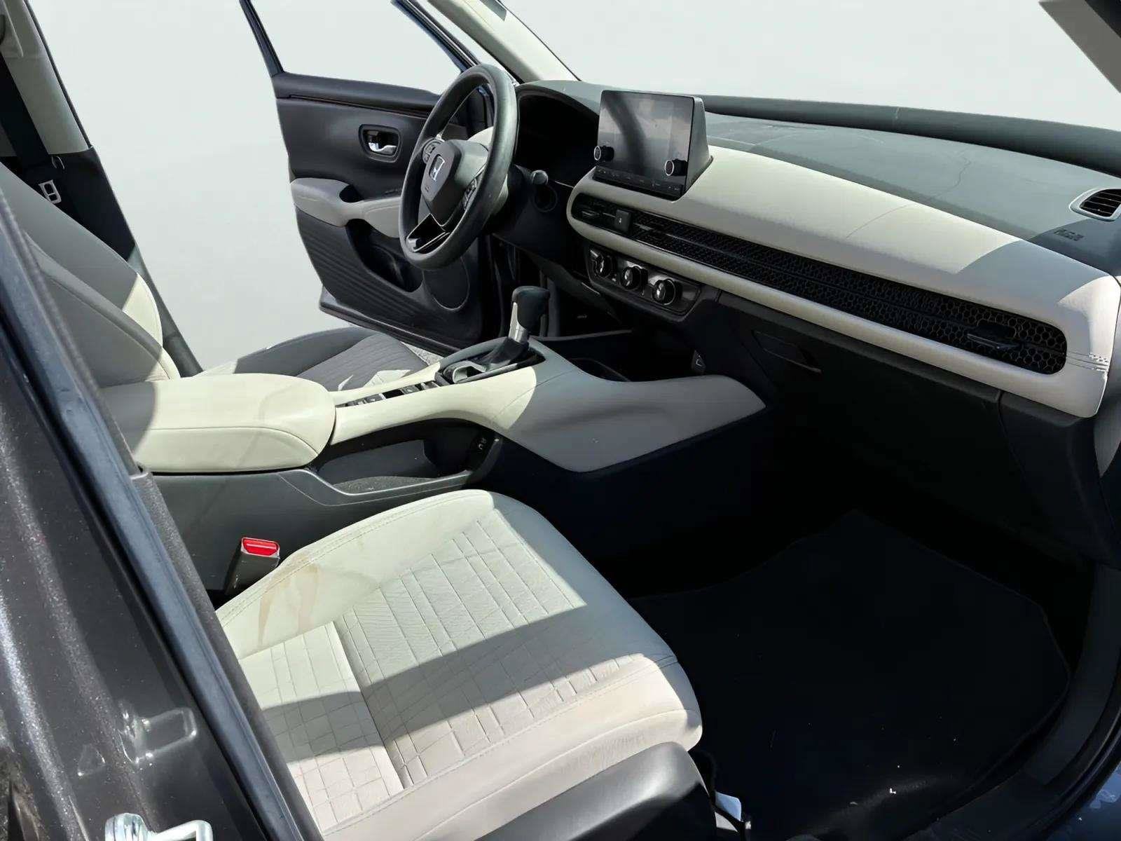 2025 Honda HR-V LX - Photo 12