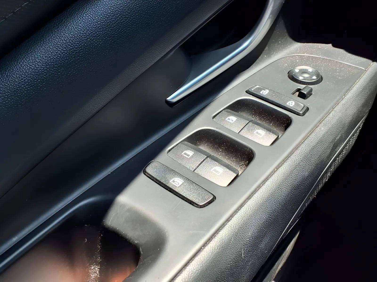 2024 Hyundai Elantra SEL - Photo 18