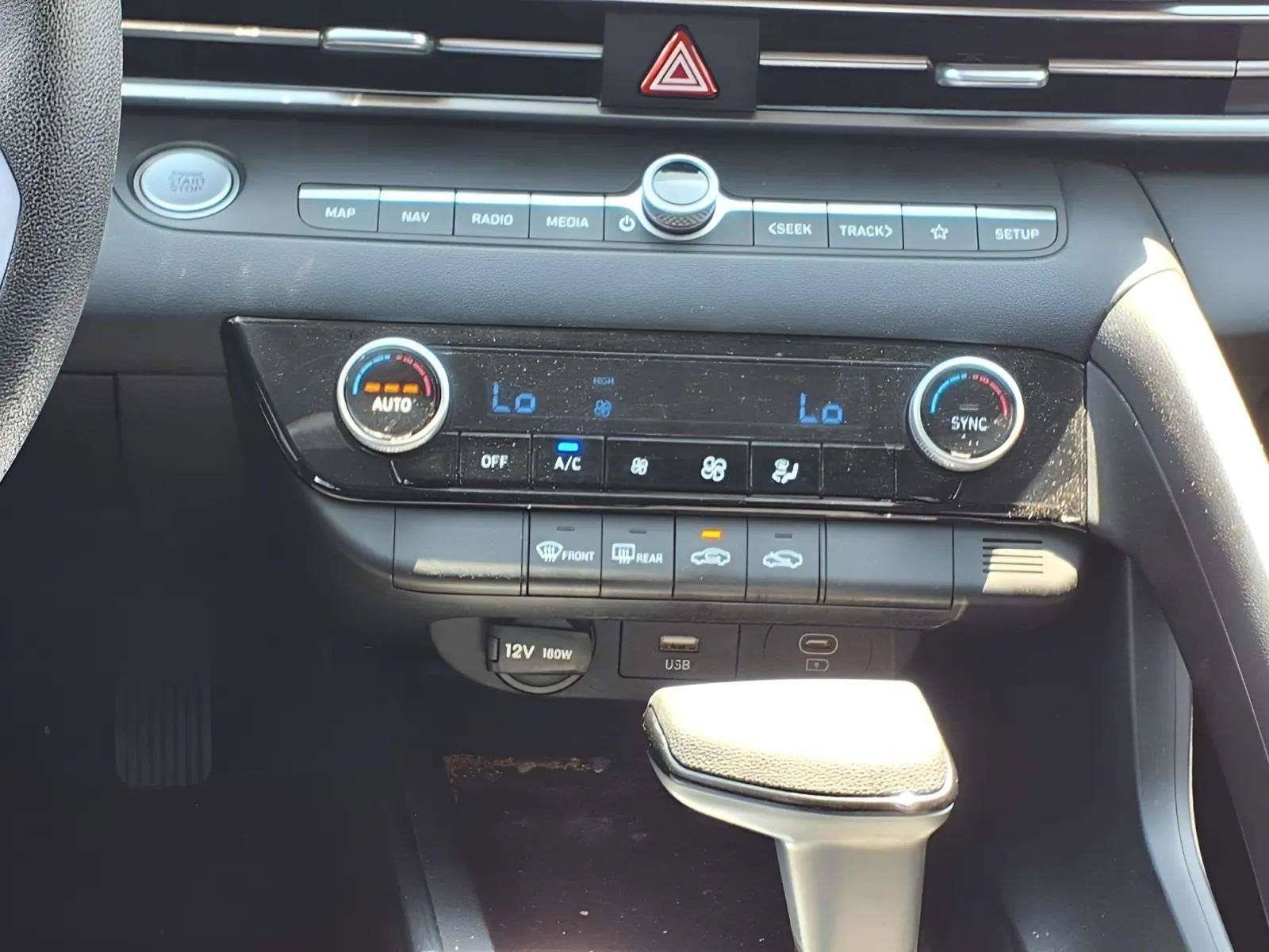 2024 Hyundai Elantra SEL - Photo 14
