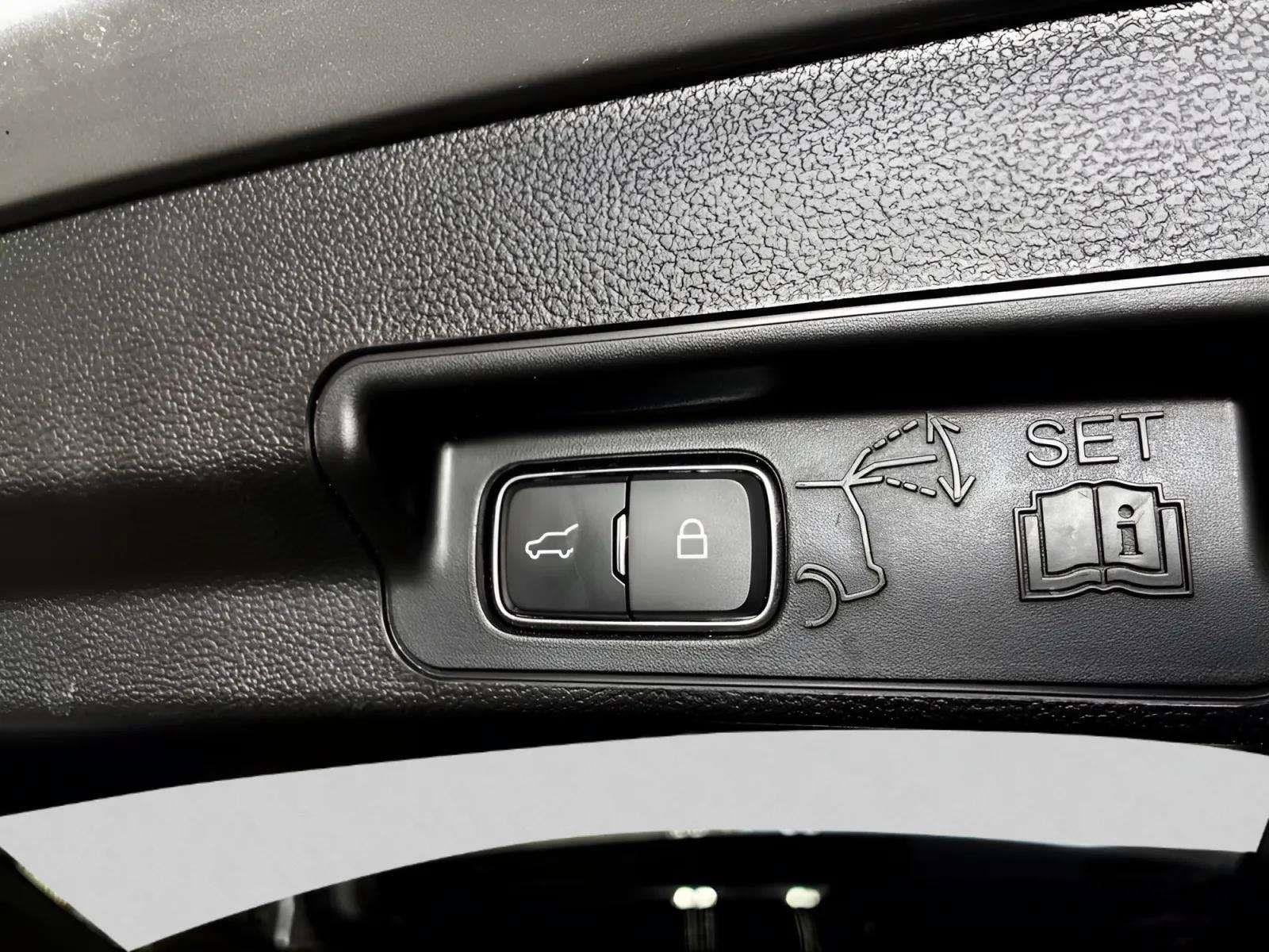 2023 Ford Explorer XLT - Photo 13