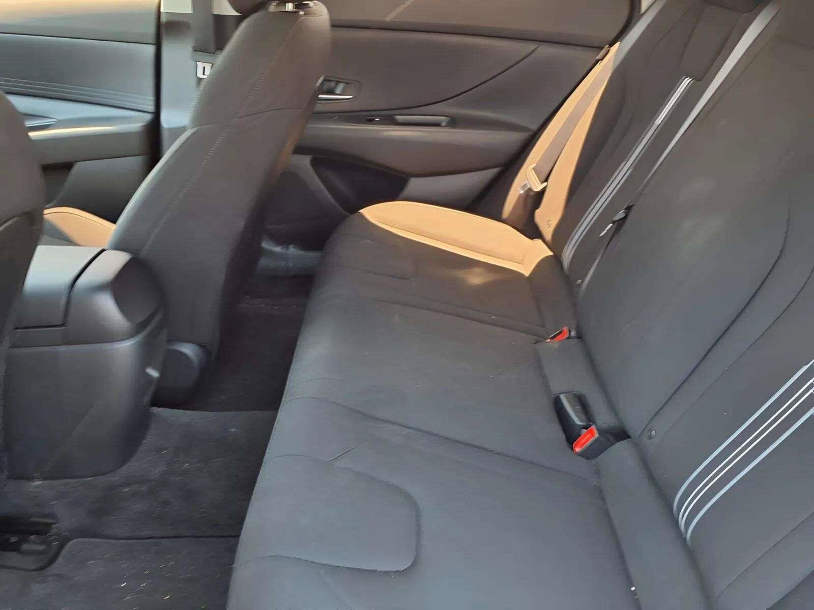 2024 Hyundai Elantra SEL - Photo 10