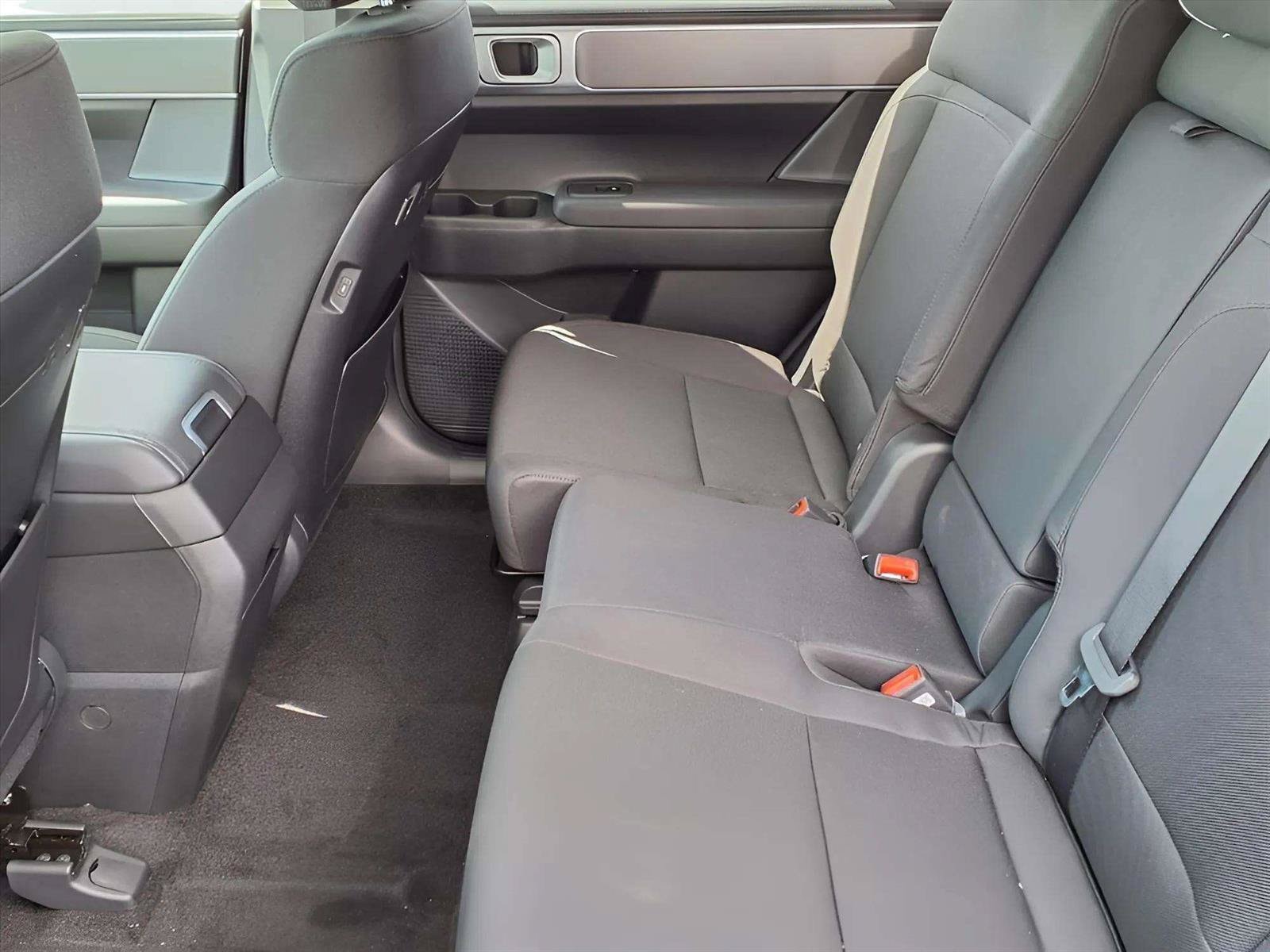 2026 Hyundai Santa Fe SE - Photo 15