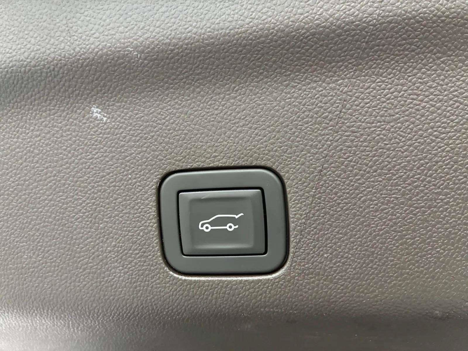 2025 Chevrolet Tahoe LT - Photo 13
