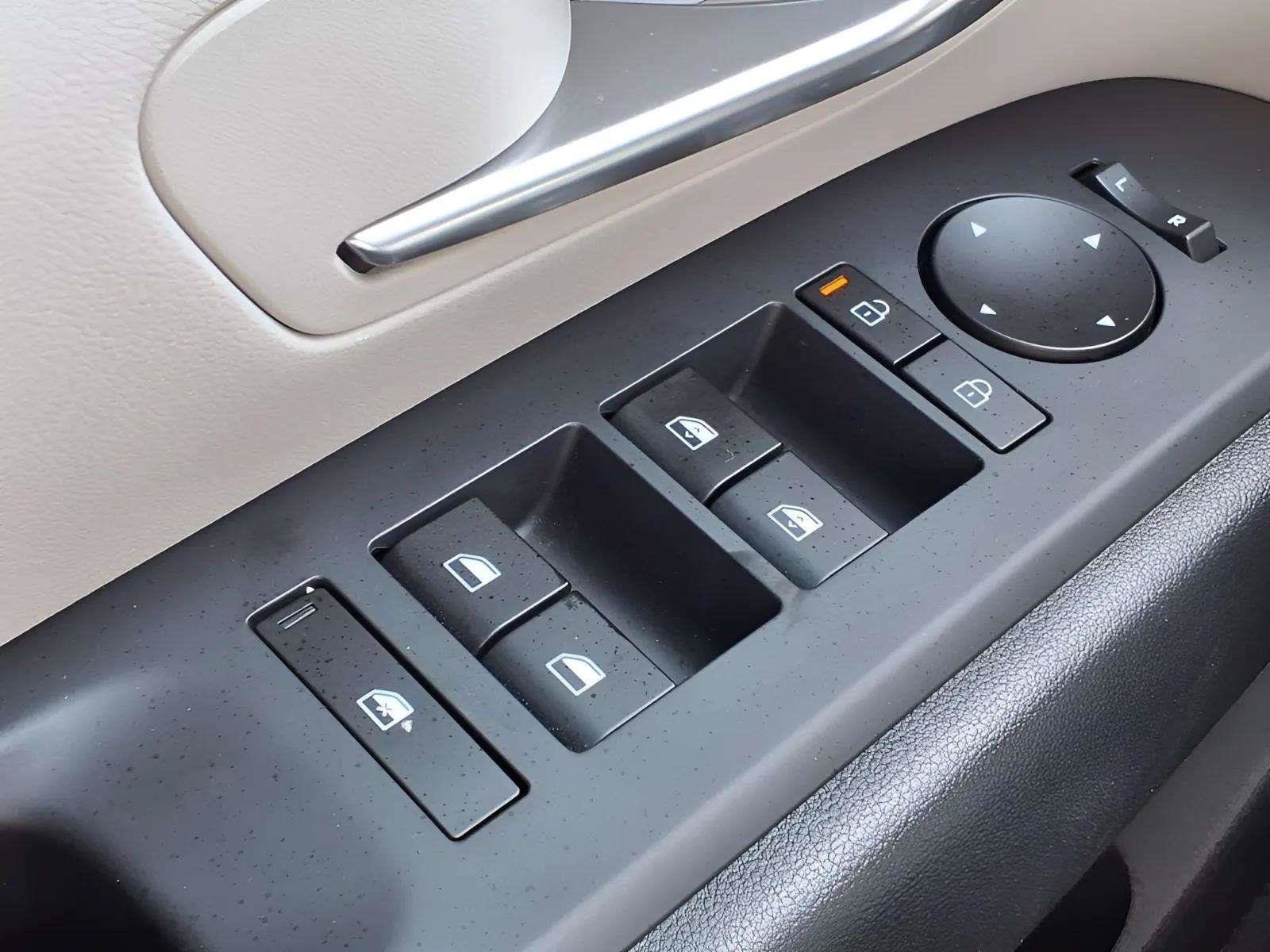 2025 Hyundai Tucson SEL - Photo 17
