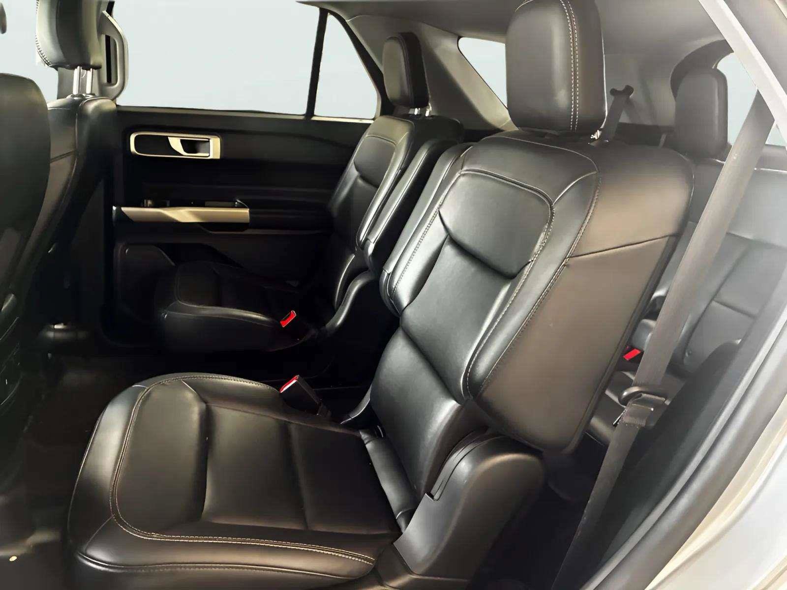 2023 Ford Explorer XLT - Photo 10