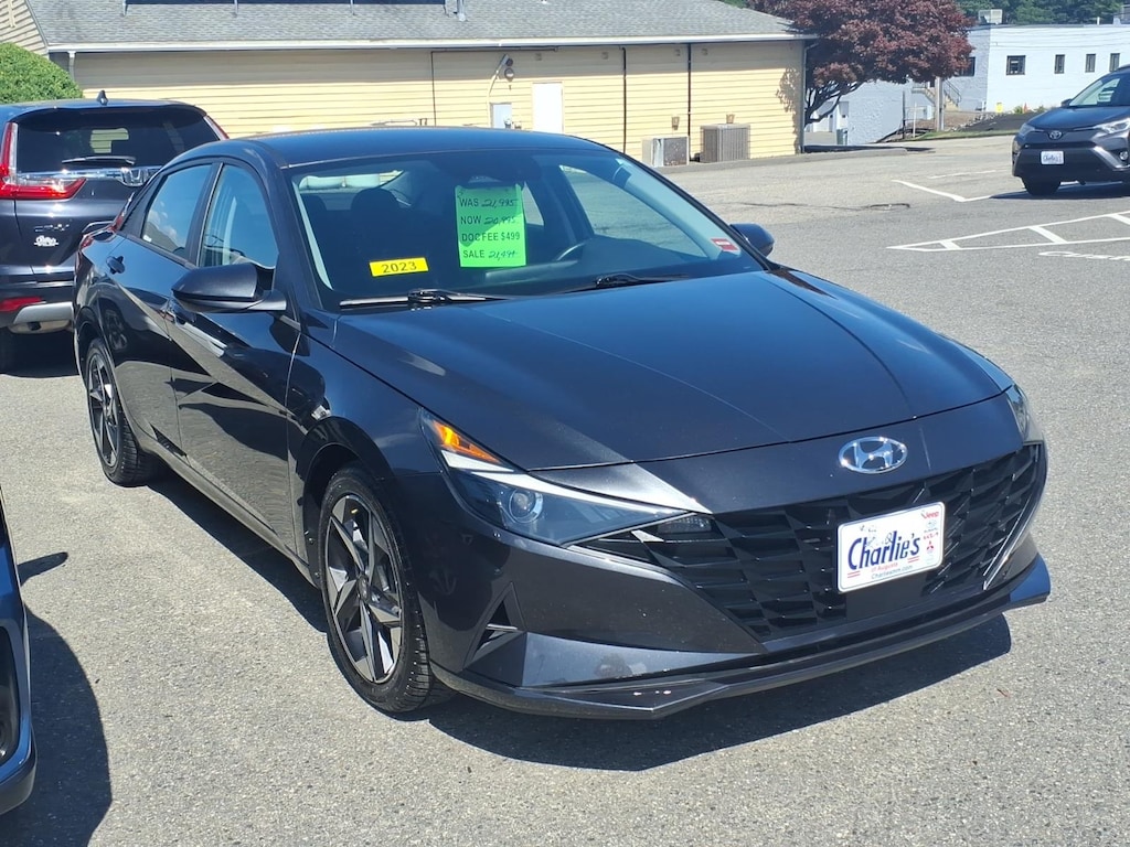 Used 2023 Hyundai Elantra SEL Sedan