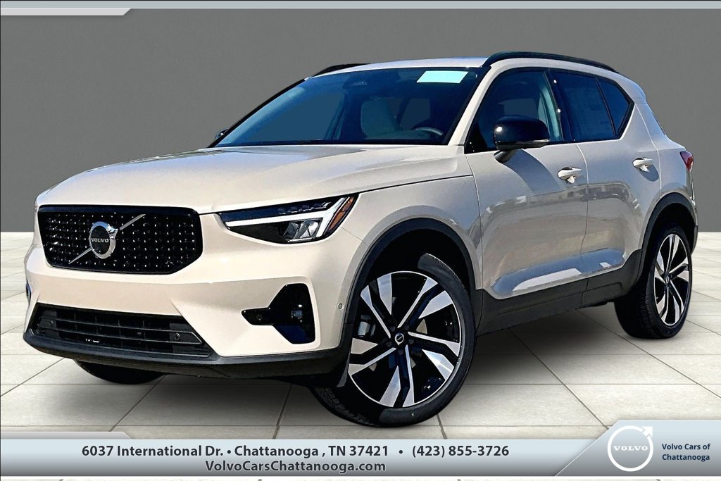 2026 Volvo XC40 B5 Plus AWD SUV