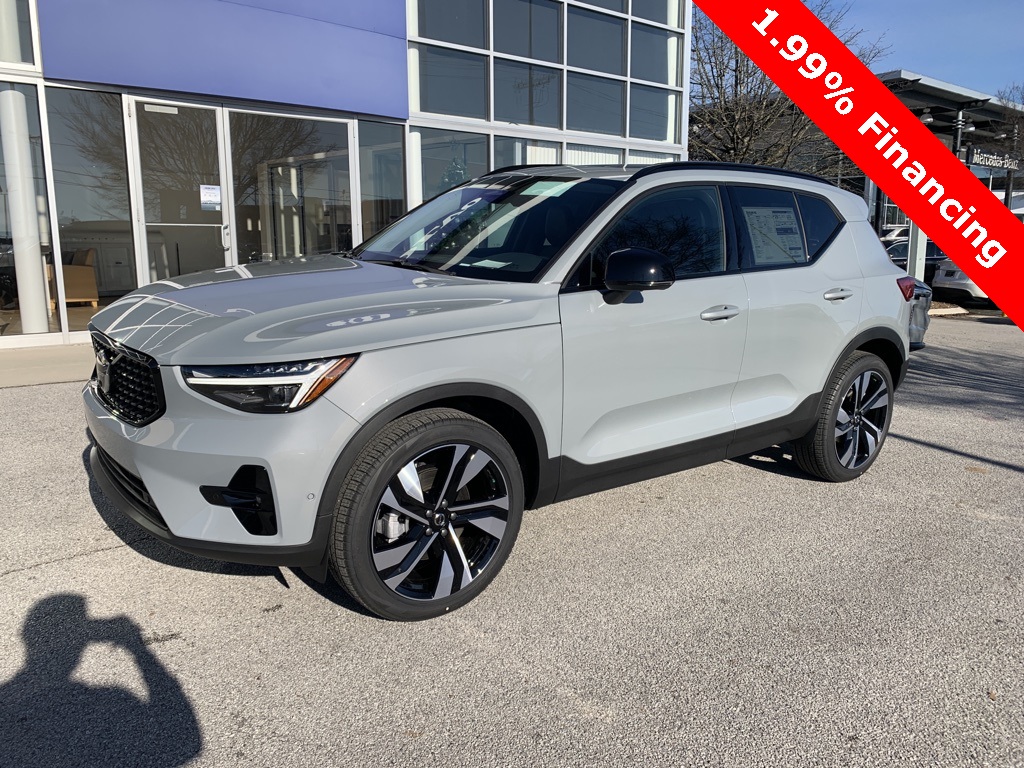 Used 2025 Volvo XC40 B5 Plus Dark Theme SUV
