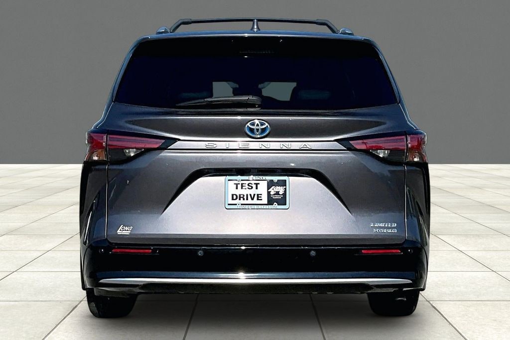 Used 2022 Toyota Sienna Limited Minivan/Van