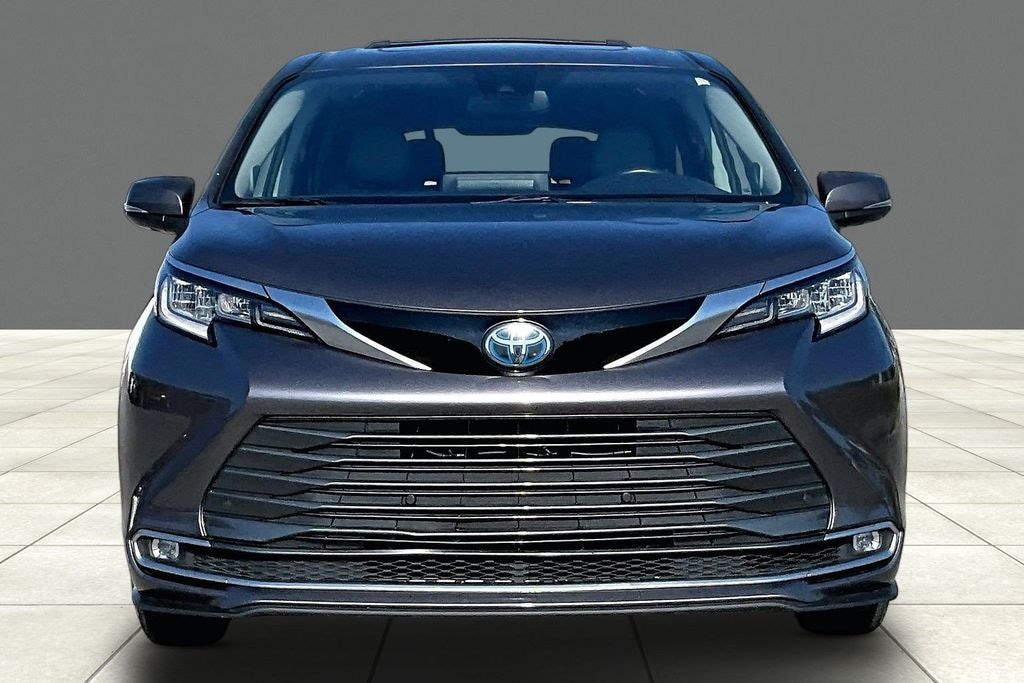Used 2022 Toyota Sienna Limited Minivan/Van