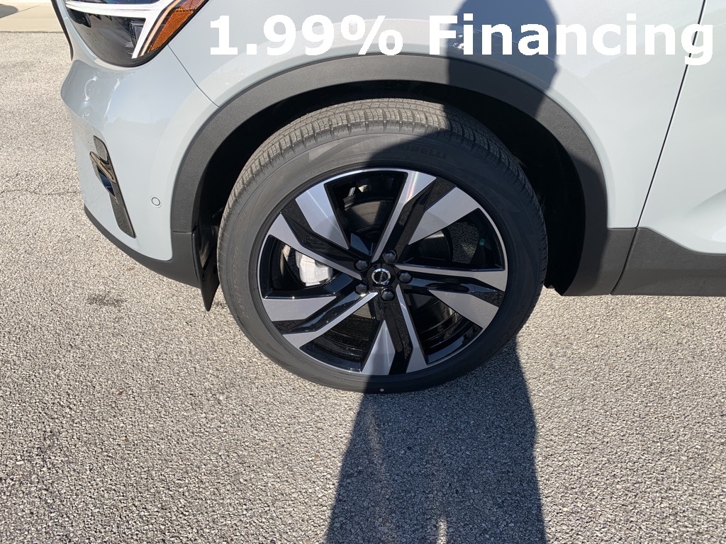 Used 2025 Volvo XC40 B5 Plus Dark Theme SUV