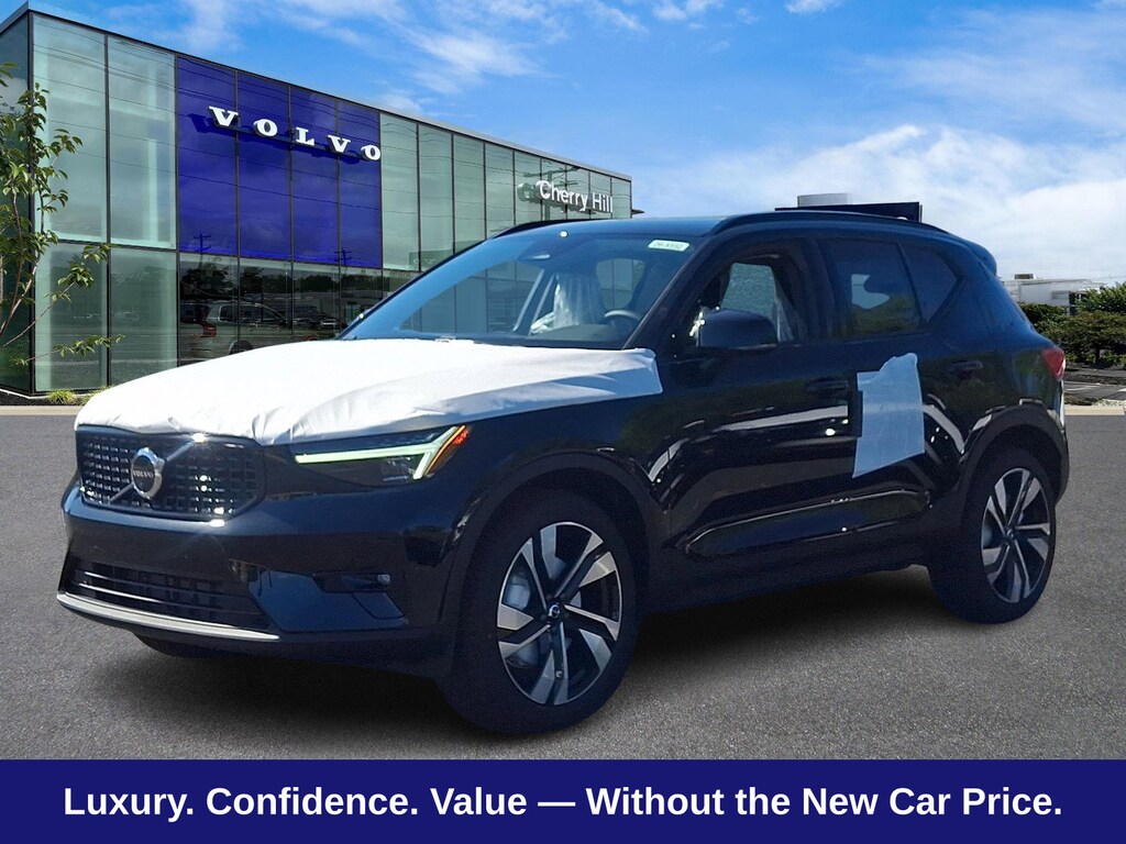 New 2026 Volvo XC40 B5 Ultra SUV