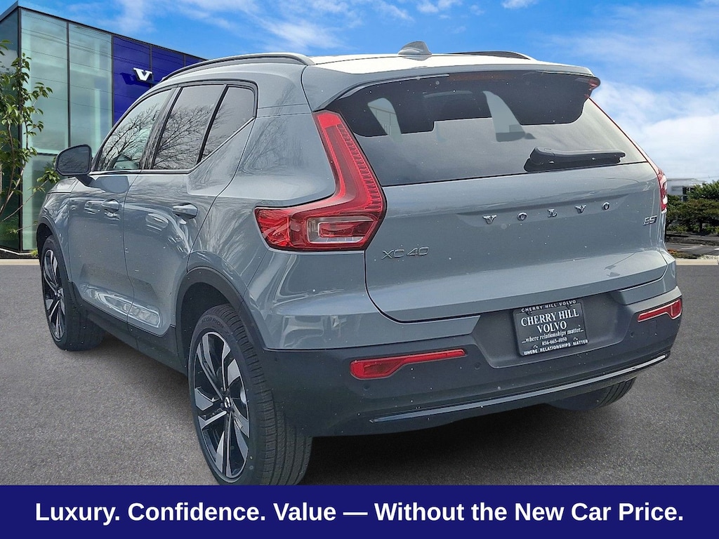 New 2026 Volvo XC40 B5 Ultra SUV