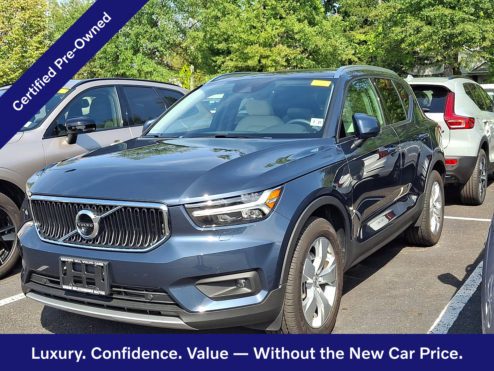 Certified 2022 Volvo XC40 Momentum SUV
