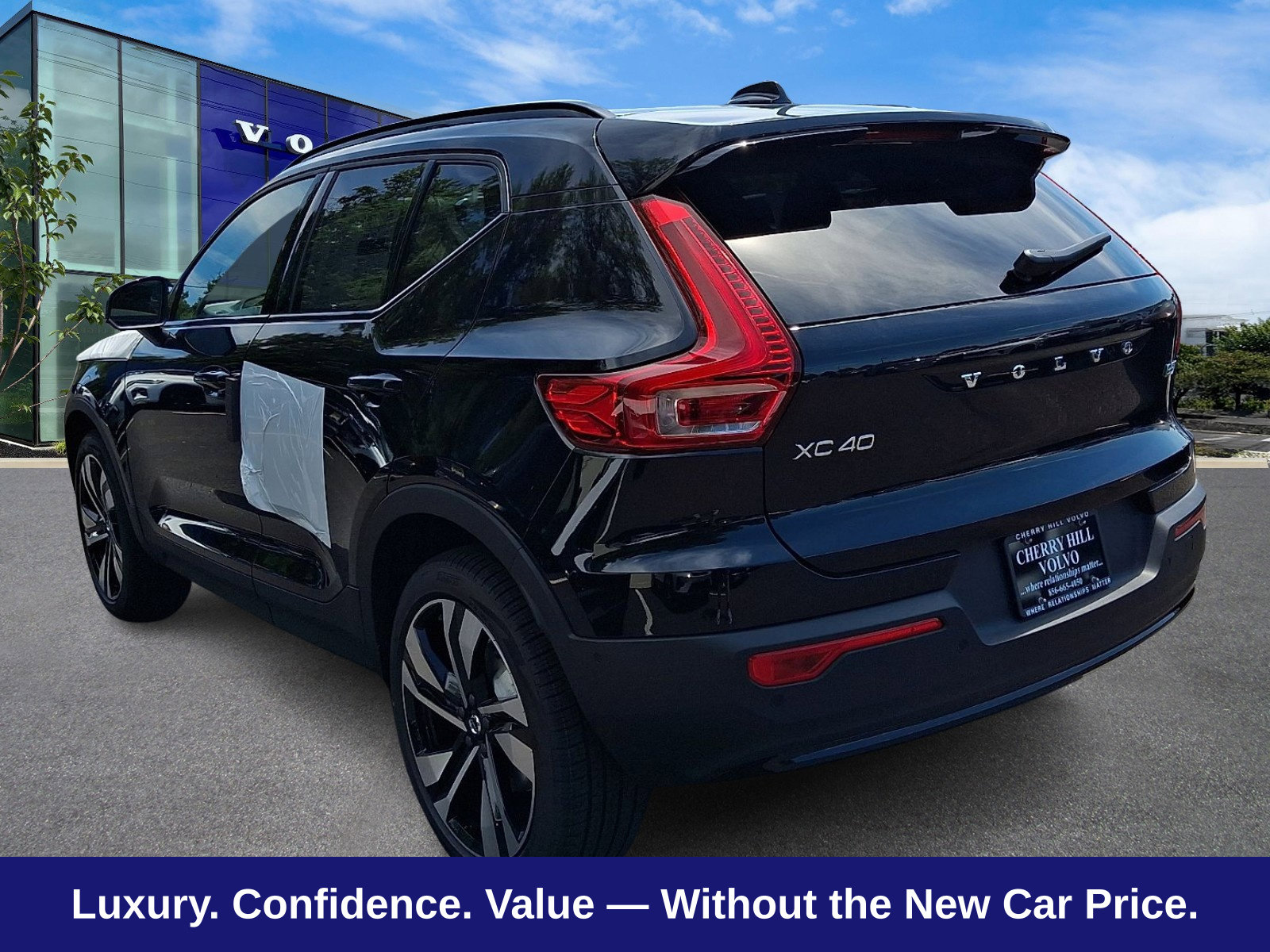 New 2026 Volvo XC40 B5 Ultra SUV