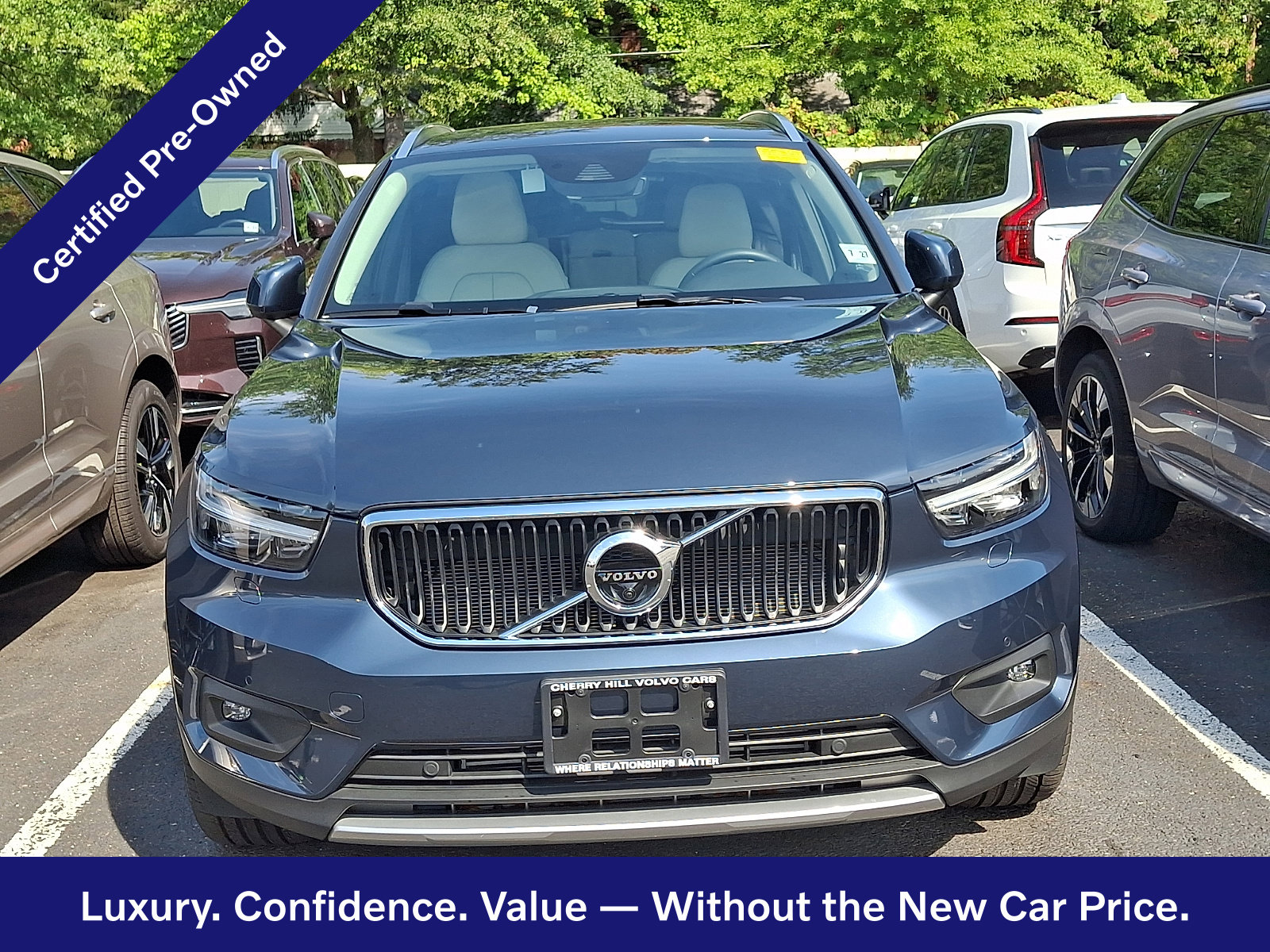 Certified 2022 Volvo XC40 Momentum SUV