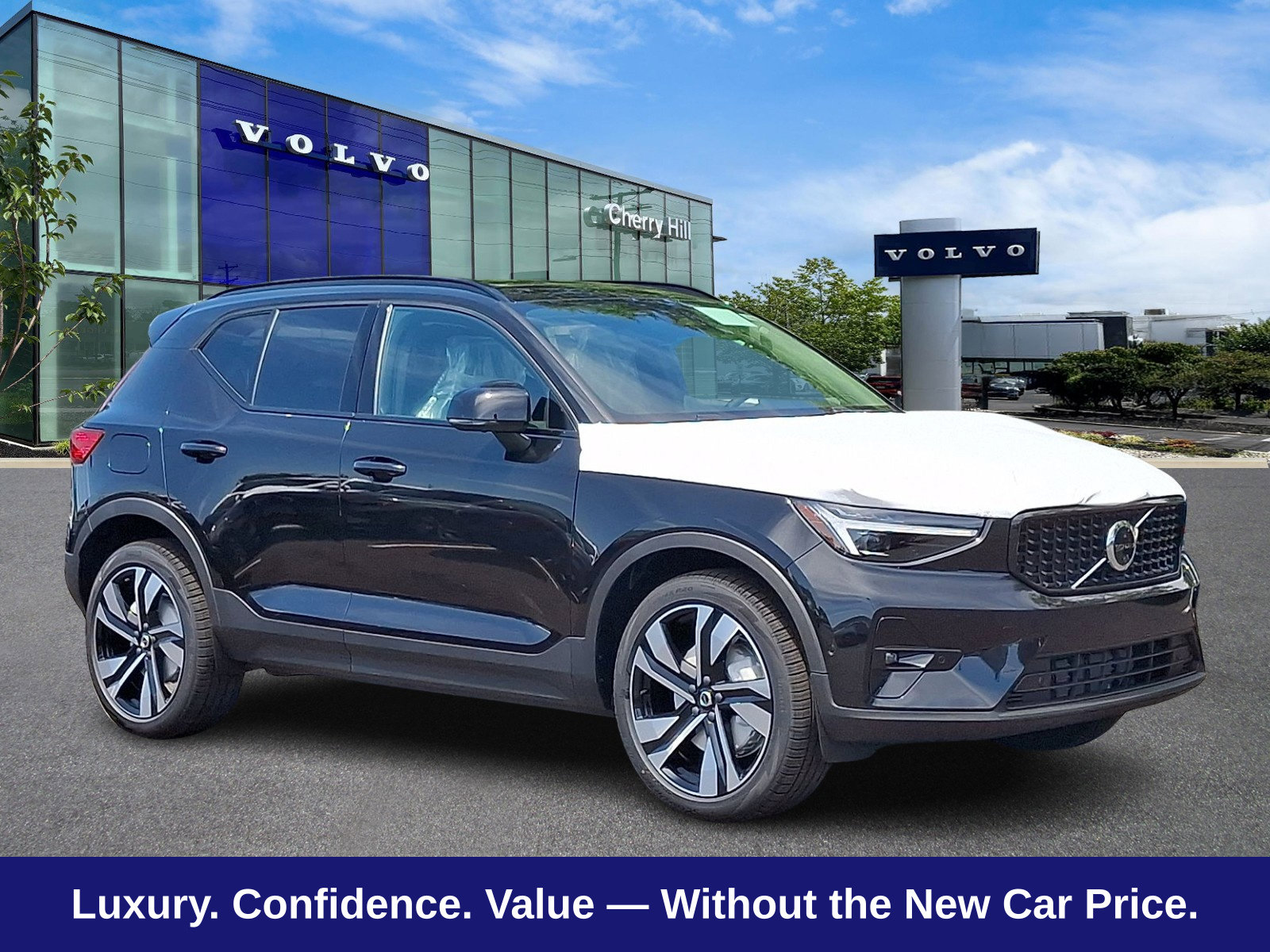 New 2026 Volvo XC40 B5 Ultra SUV