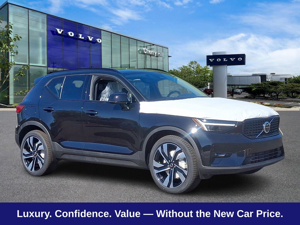 New 2026 Volvo XC40 B5 Ultra SUV