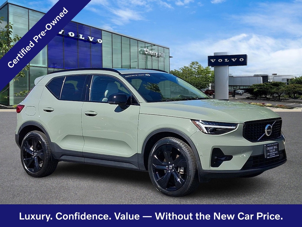 Certified 2024 Volvo XC40 B5 Plus Dark Theme SUV
