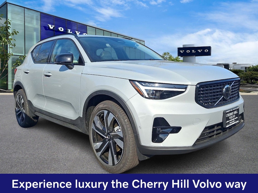 New 2026 Volvo XC40 B5 Ultra SUV