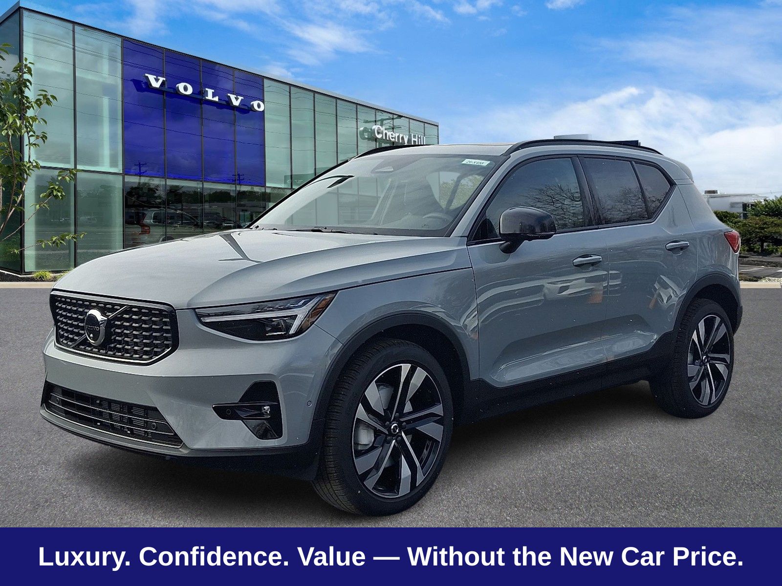 New 2026 Volvo XC40 B5 Ultra SUV
