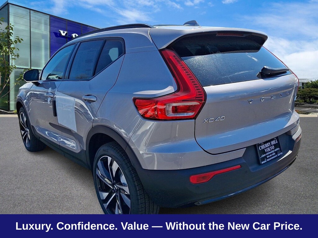 New 2026 Volvo XC40 B5 Plus SUV