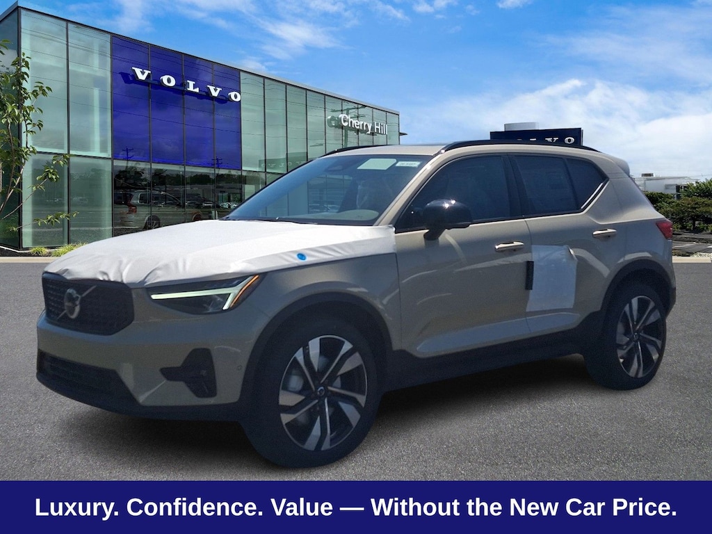 New 2026 Volvo XC40 B5 Plus SUV