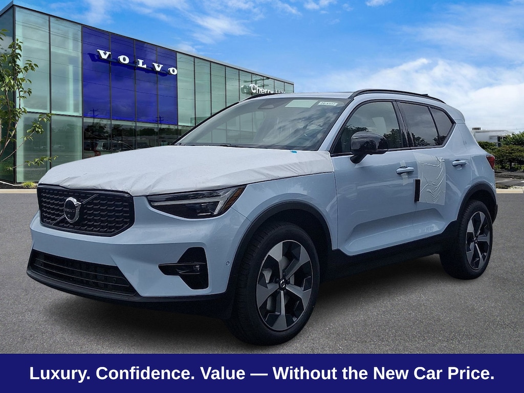 New 2026 Volvo XC40 B5 Plus SUV