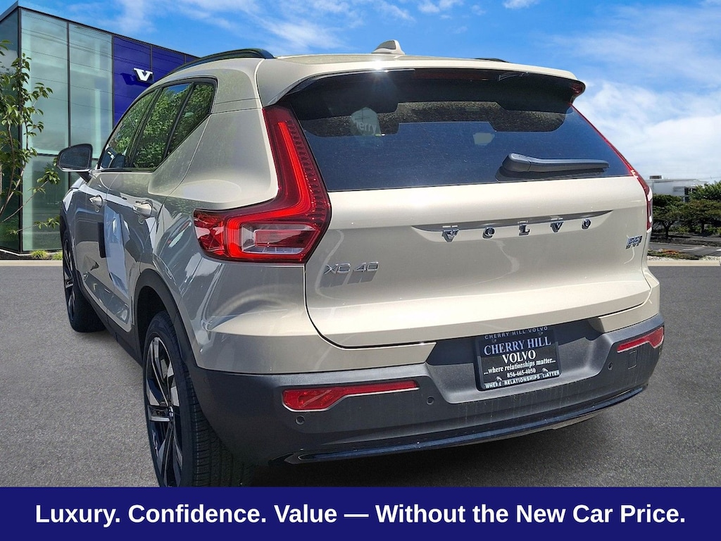 New 2026 Volvo XC40 B5 Plus SUV