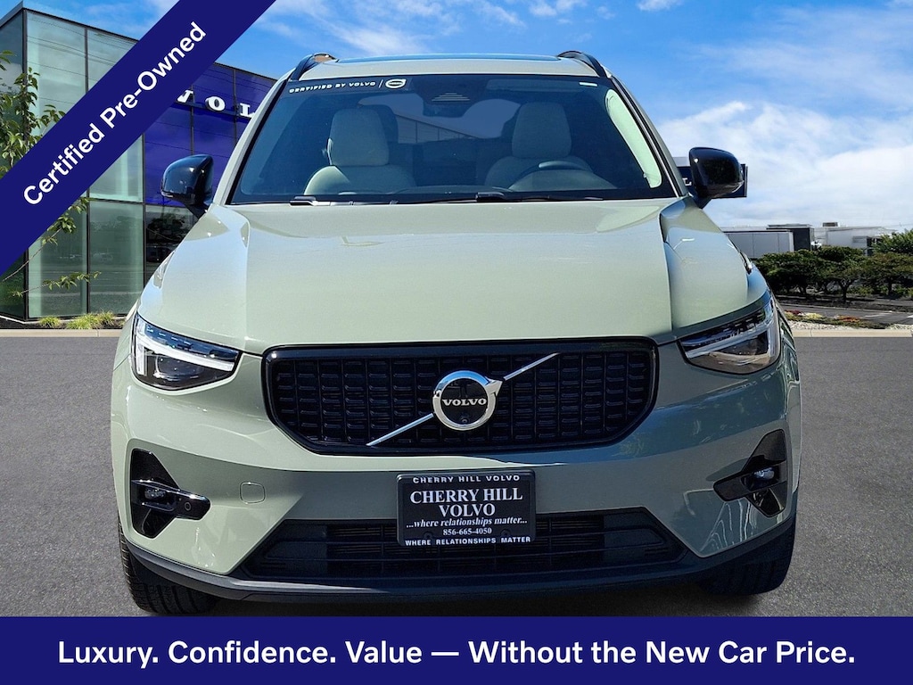 Certified 2024 Volvo XC40 B5 Plus Dark Theme SUV